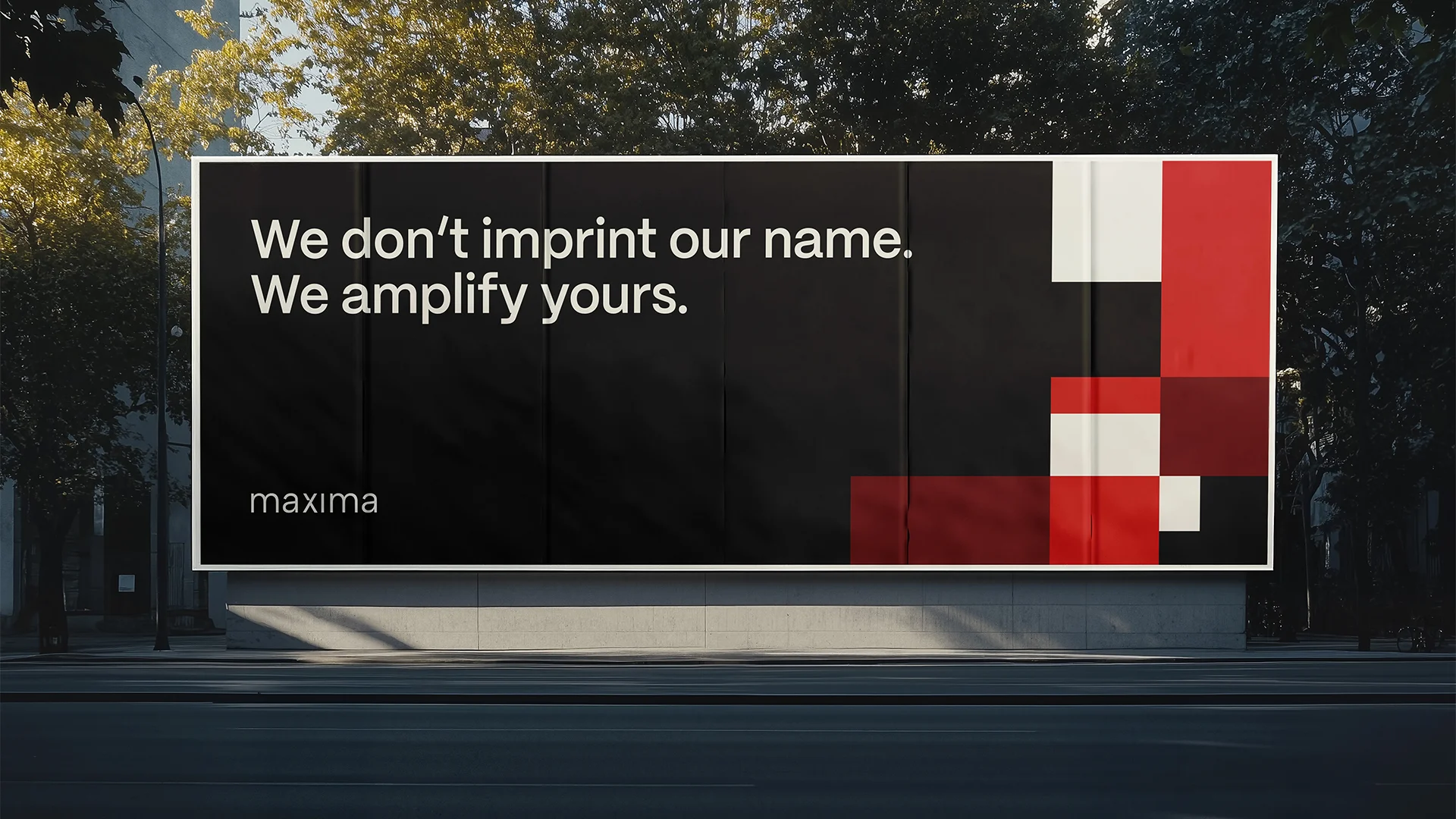 maxima-billboard-mockup
